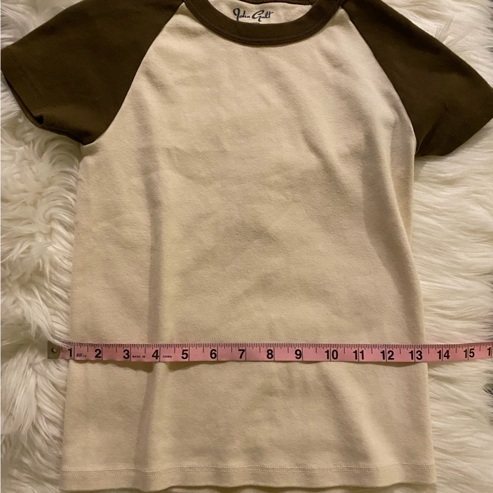 Women’s tan/brown short sleeve